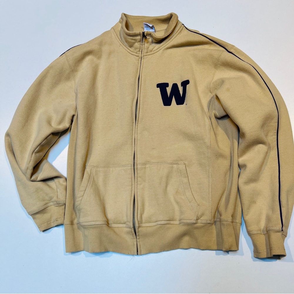Campus Drive University of Washington fleece Jacket. Sz M.  Gold w Purple “W”.